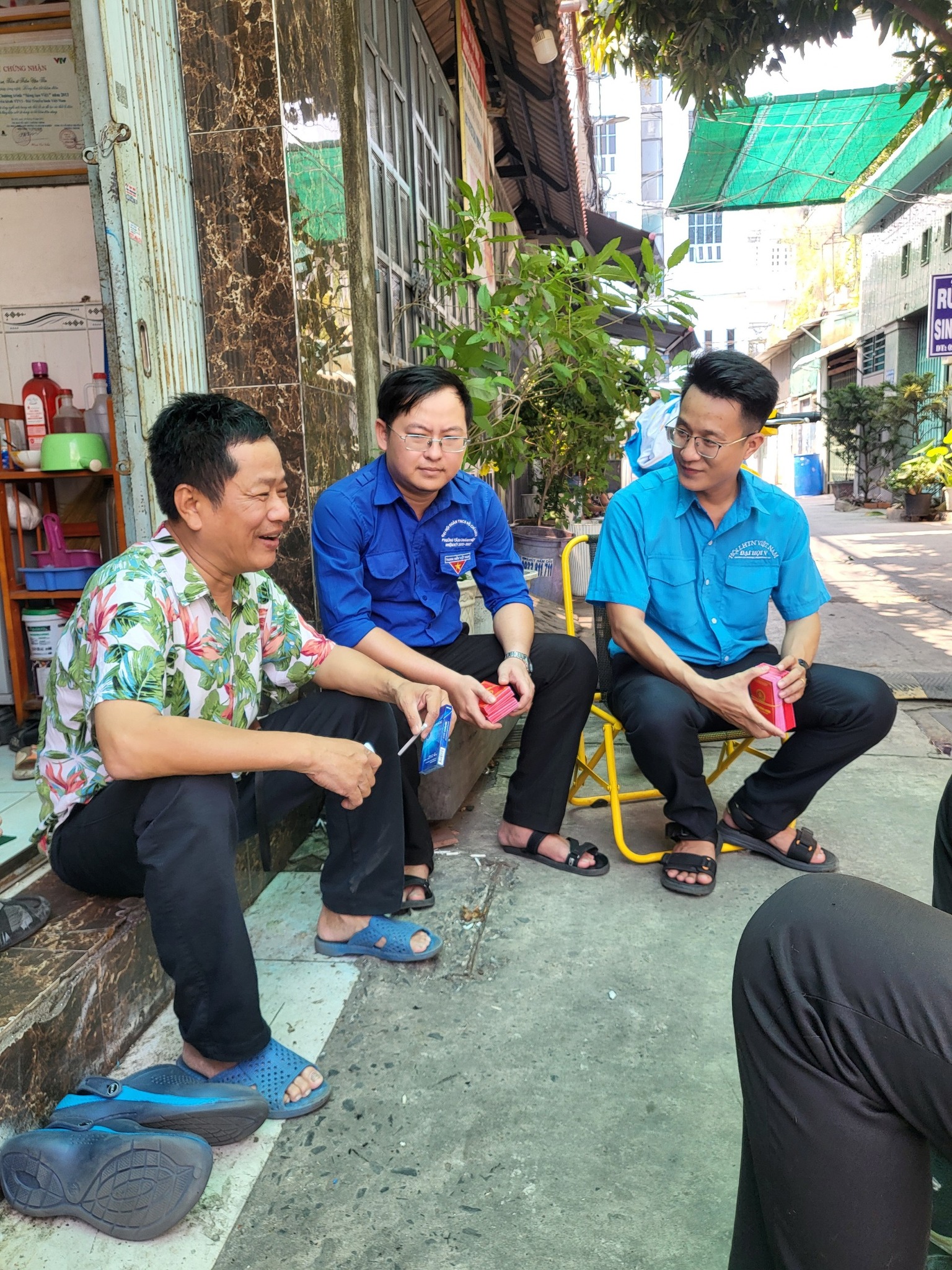 GS Trần Văn Tín chia sẻ với mọi người bài học, những câu chuyện vượt khó