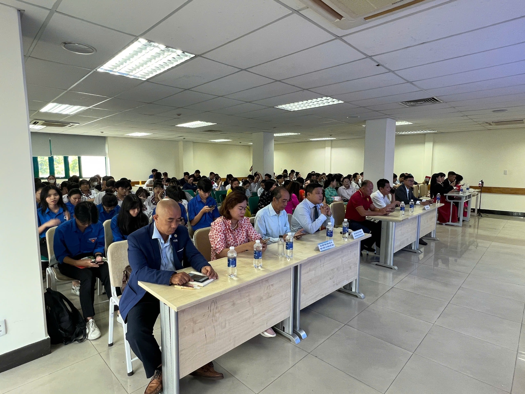 giáo dục và phát triển tài năng trẻ