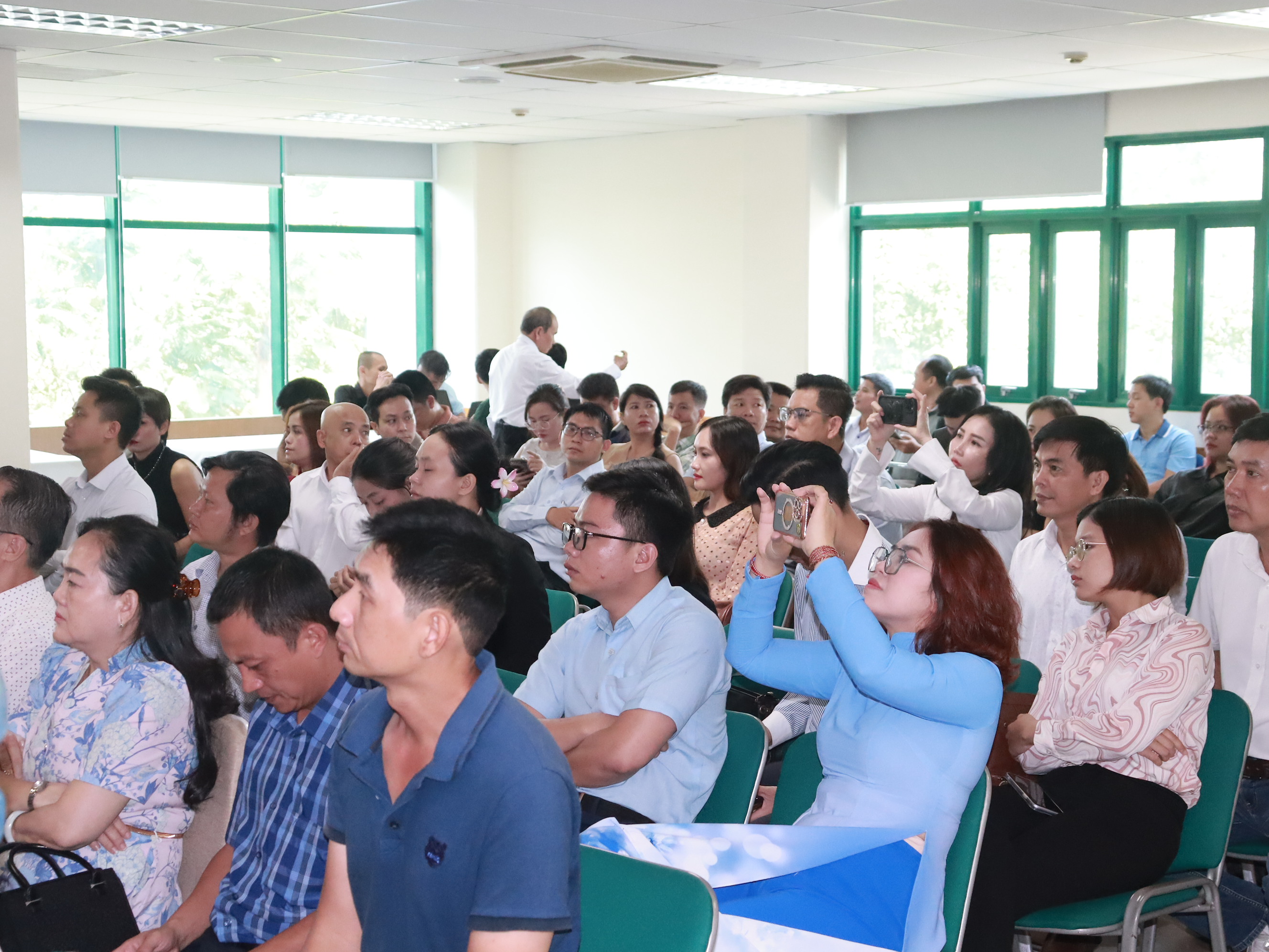 Lễ ra mắt trung tâm phát triển tài năng Hoa Sen