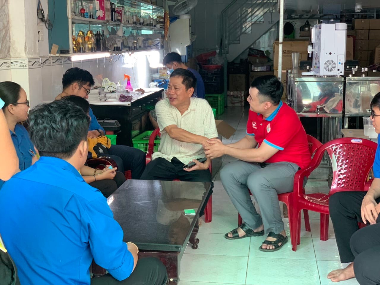 Chiến dịch Xuân Tình Nguyện Từ Trái Tim Đến Trái Tim các bạn giao lưu với GS Trần Văn Tín
