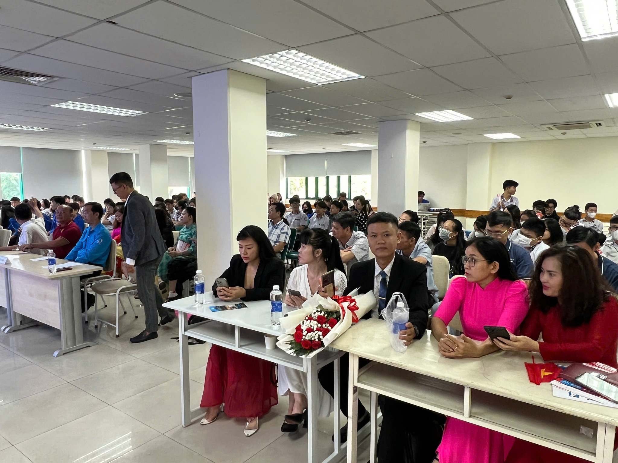 giáo dục và phát triển tài năng trẻ