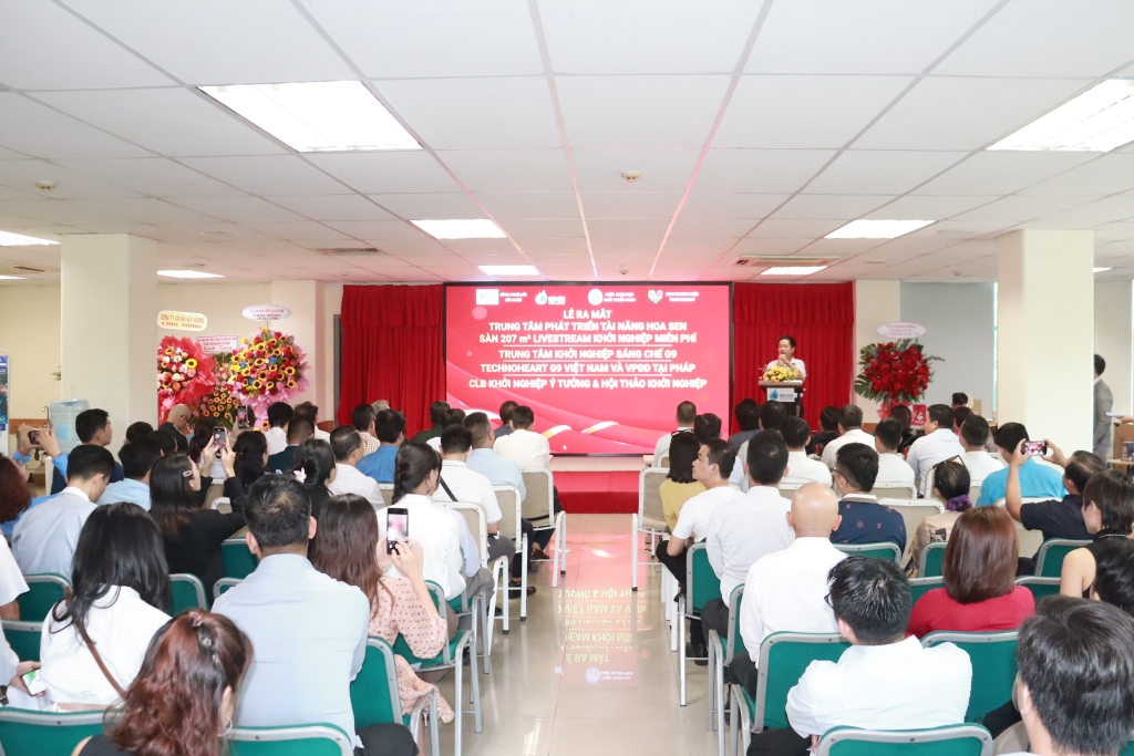 LỄ RA MẮT TRUNG TÂM PHÁT TRIỂN TÀI NĂNG HOA SEN
