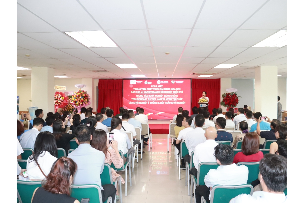 Ra Mắt Trung Tâm Phát Triển Tài Năng Hoa Sen Và Chủ Đề Số Hóa