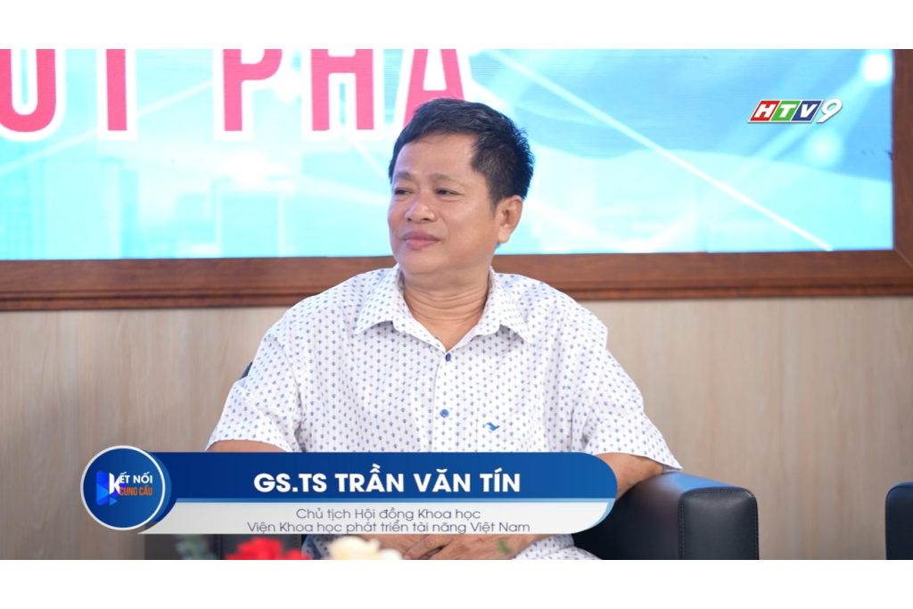 Thời đại nền tảng số - Khám phá chiến lược bứt phá cùng Thầy Trần Văn Tín, chuyên gia phát triển công nghệ số và truyền cảm hứng cho thế hệ trẻ.